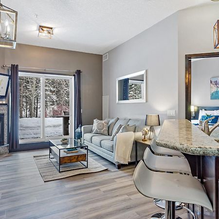 Nature'S Nook By Instant Suites Pool & Hottub Canmore Bagian luar foto