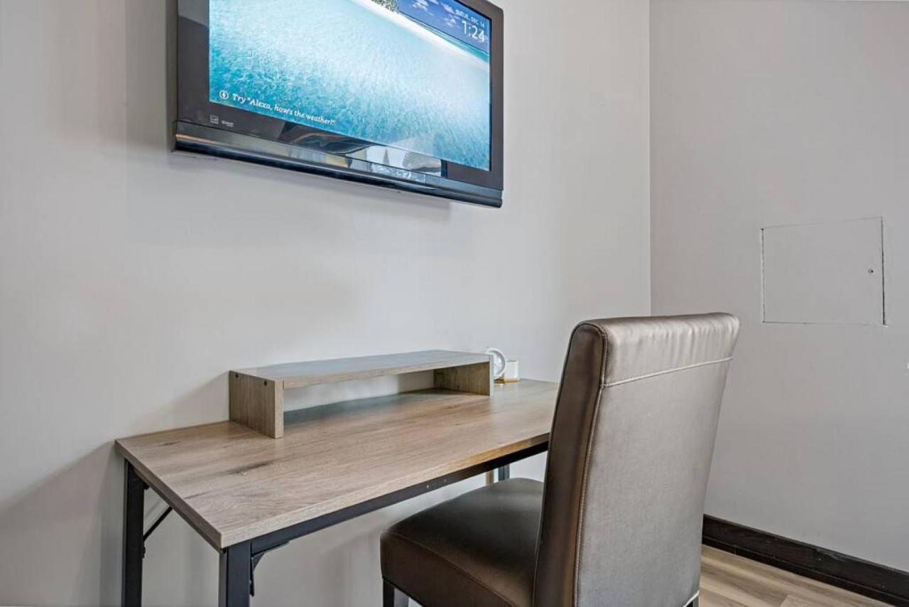 Nature'S Nook By Instant Suites Pool & Hottub Canmore Bagian luar foto