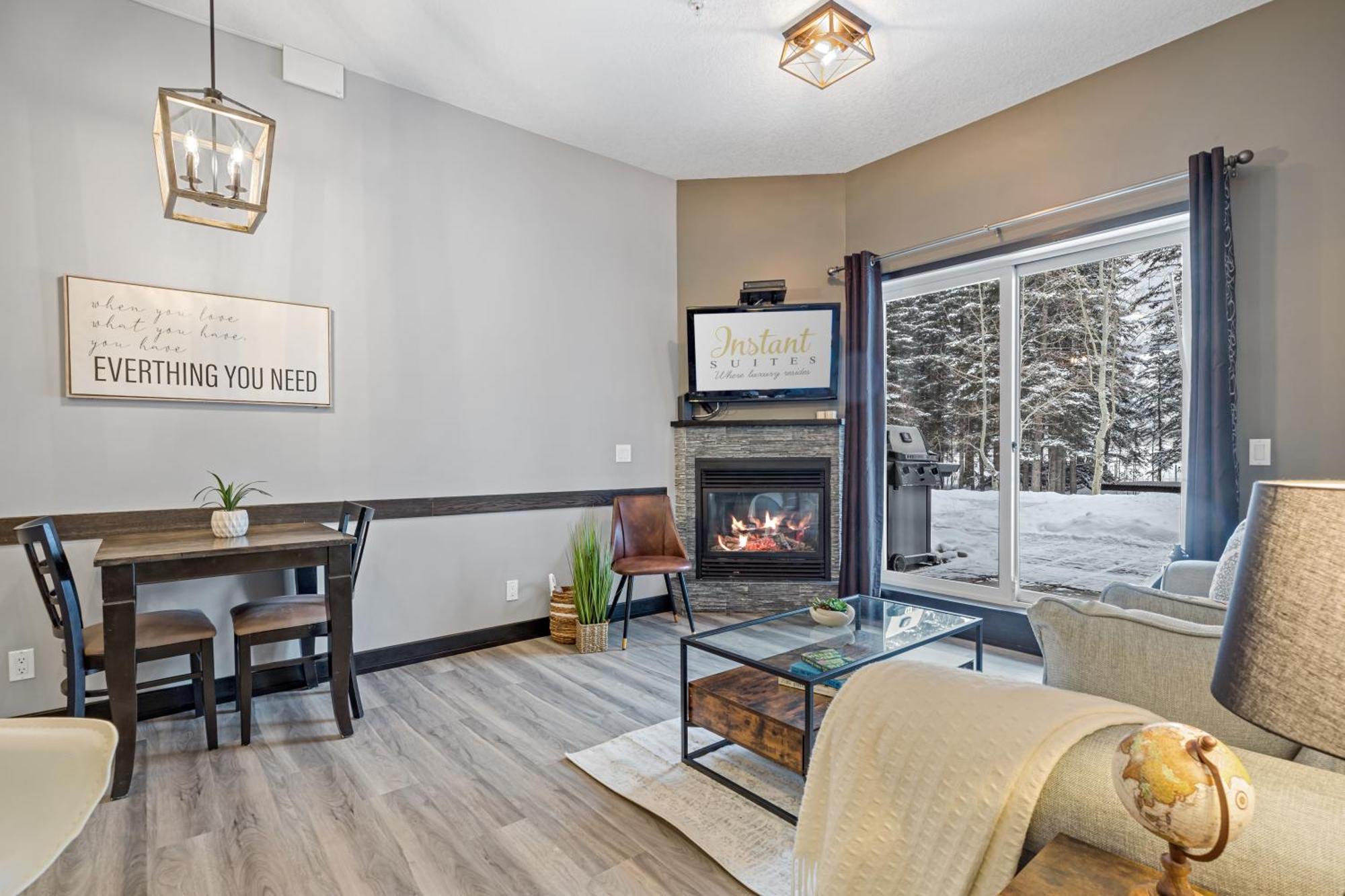 Nature'S Nook By Instant Suites Pool & Hottub Canmore Bagian luar foto