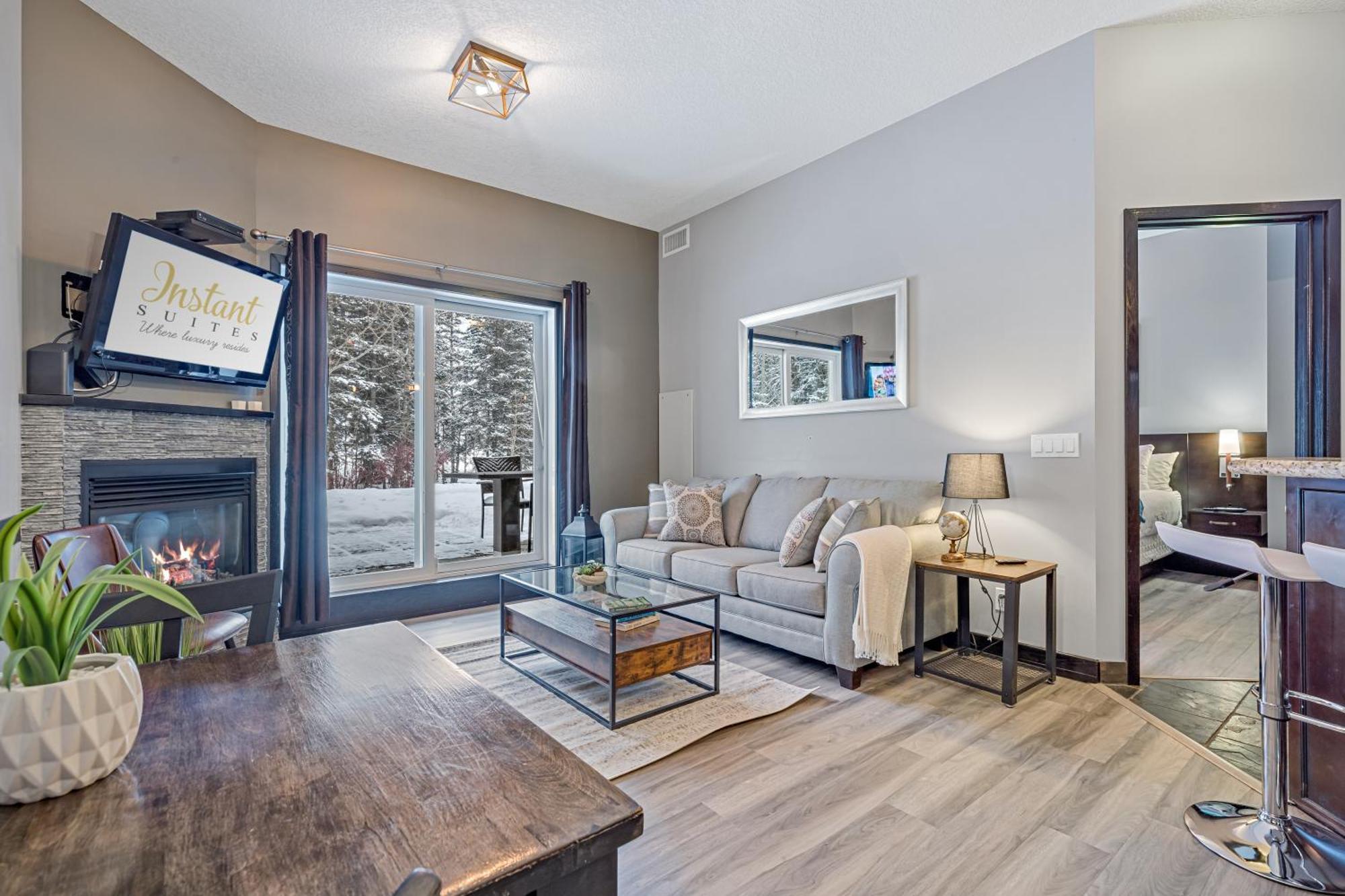 Nature'S Nook By Instant Suites Pool & Hottub Canmore Bagian luar foto