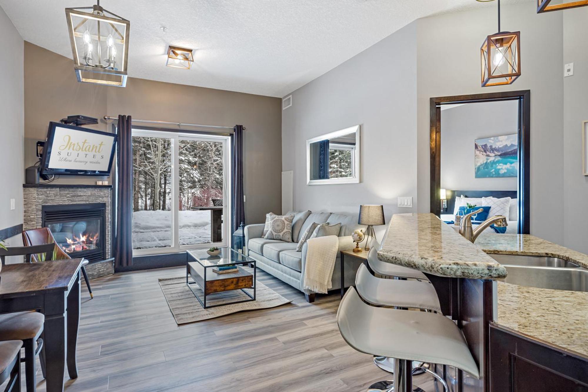 Nature'S Nook By Instant Suites Pool & Hottub Canmore Bagian luar foto